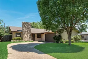 908 Prestwick Ln, Richardson, TX 75080 - Photo 2
