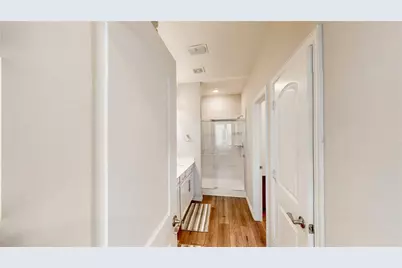 9828 Michael Irvin Street, Irving, TX 75063 - Photo 20