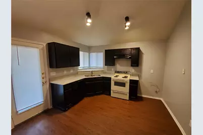 10212 Hillhouse Lane, Dallas, TX 75227 - Photo 4