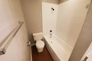 10212 Hillhouse Ln, Dallas, TX 75227 - Photo 6