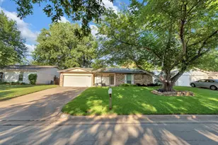 2611 Mintwood Pl, Arlington, TX 76016 - Photo 2