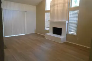 1920 Crooked Ln, Fort Worth, TX 76112 - Photo 2