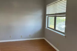1004 Oakwood Dr, Euless, TX 76040 - Photo 8