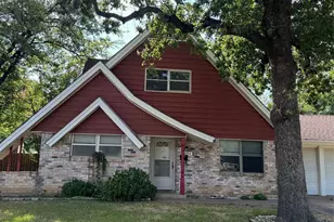 1004 Oakwood Dr, Euless, TX 76040 - Photo 2