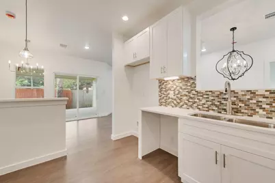 2706 Lenway Street, Dallas, TX 75215 - Photo 4