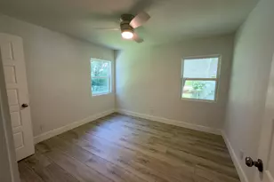 2324 Brockbank Dr, Irving, TX 75062 - Photo 12