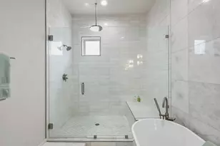 218 E Dallas Rd, Grapevine, TX 76051 - Photo 26
