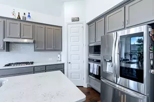 613 Oakmoss St, Little Elm, TX 76227 - Photo 6