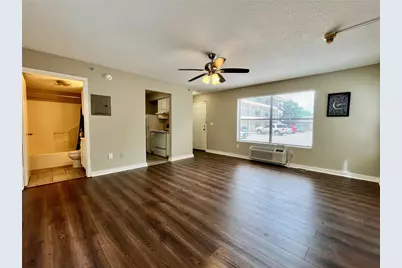701 W Sycamore Street #109, Denton, TX 76201 - Photo 4