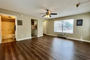 701 W Sycamore St, Denton, TX 76201 - Photo 4