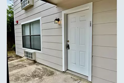 701 W Sycamore Street #109, Denton, TX 76201 - Photo 2