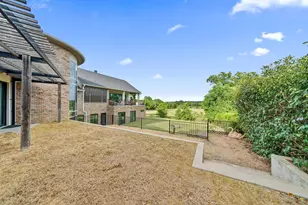 8542 Meadowbrook Dr, Fort Worth, TX 76120 - Photo 8