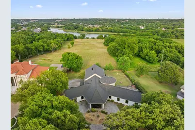 8542 Meadowbrook Drive, Fort Worth, TX 76120 - Photo 16