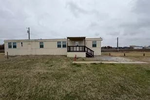 1811 Highland Cir, Springtown, TX 76082 - Photo 1