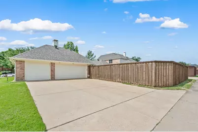2046 Boone Circle, Frisco, TX 75033 - Photo 34