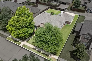 2046 Boone Cir, Frisco, TX 75033 - Photo 2