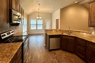 1409 Lauren Ln, Granbury, TX 76048 - Photo 4