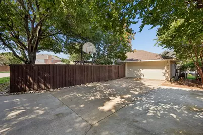 1043 Cherrywood Lane, Carrollton, TX 75006 - Photo 22