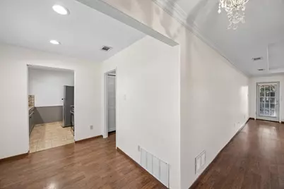 1043 Cherrywood Lane, Carrollton, TX 75006 - Photo 4