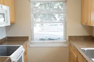 608 Hillcrest St, Mansfield, TX 76063 - Photo 8
