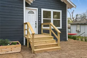 1106 W Chestnut St, Denison, TX 75020 - Photo 2