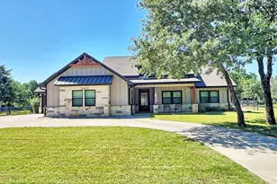 3347 Sabine St, Athens, TX 75752 - Photo 2