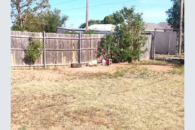 1504 E Ursuline Street, Lubbock, TX 79403 - Photo 4