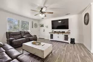 946 W Laurel St, Sherman, TX 75092 - Photo 6
