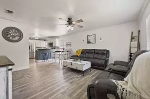 946 W Laurel St, Sherman, TX 75092 - Photo 4