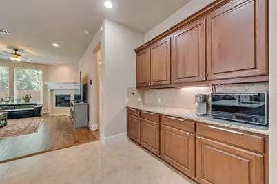 402 Ridgewood Drive, Lewisville, TX 75067 - Photo 8