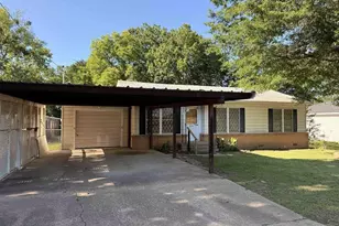213 E Magnolia Dr, Mt Pleasant, TX 75455 - Photo 2