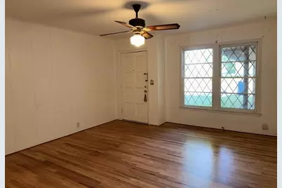 213 E Magnolia Dr, Mt Pleasant, TX 75455 - Photo 4