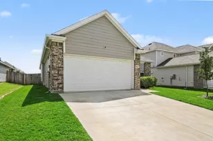 9828 Dynamics Dr, Fort Worth, TX 76131 - Photo 2