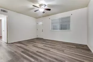 428 N Dallas Ave, Lancaster, TX 75146 - Photo 4