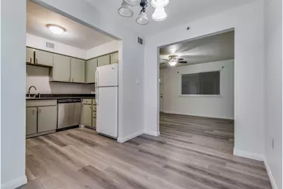 428 N Dallas Avenue, Lancaster, TX 75146 - Photo 6