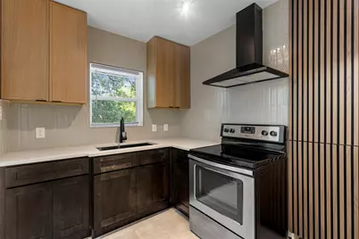 912 N Windomere Avenue #912.5, Dallas, TX 75208 - Photo 2