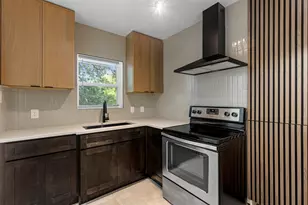 912 N Windomere Ave, Dallas, TX 75208 - Photo 2