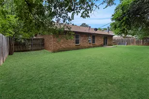 4301 Middlebrook Dr, Arlington, TX 76016 - Photo 28