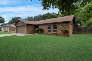 4301 Middlebrook Dr, Arlington, TX 76016 - Photo 2