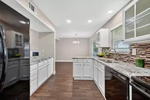 2009 Parkside Dr, Denton, TX 76201 - Photo 4