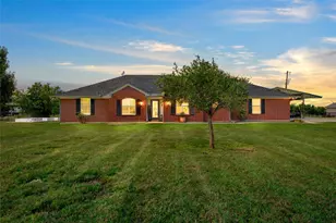 274 Dove Hill Ln, China Spring, TX 76633 - Photo 1