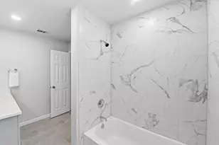 1917 Toplea Dr, Euless, TX 76040 - Photo 4