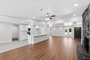1917 Toplea Dr, Euless, TX 76040 - Photo 10