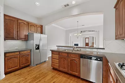 3351 Garrett Drive, Irving, TX 75062 - Photo 10