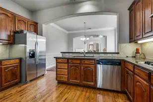3351 Garrett Dr, Irving, TX 75062 - Photo 6