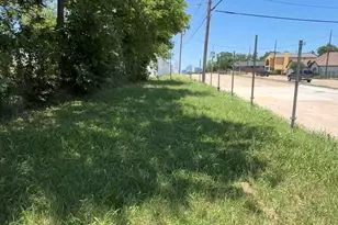 1535 Padgitt Ave, Dallas, TX 75203 - Photo 2