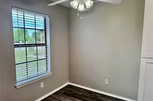 301 Shady Grove Dr, Granbury, TX 76049 - Photo 10