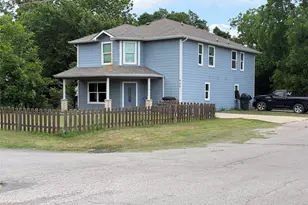 602 Sabine Ave, Cleburne, TX 76031 - Photo 1