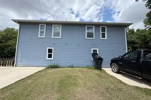 602 Sabine Ave, Cleburne, TX 76031 - Photo 4