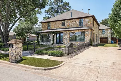 221 N Lucas Drive, Grapevine, TX 76051 - Photo 2